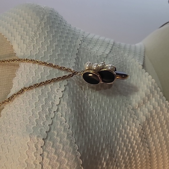 Goldtone chain necklace with faux pearls and navy blue with gold disc's pendant - Picture 3 of 5